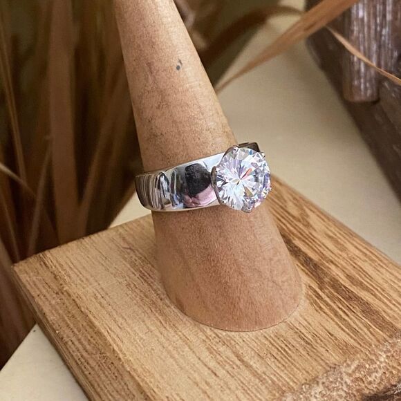 High Polished Stainless Steel AAA Grade CZ Ring Size 7,8,9 - Picture 3 of 4